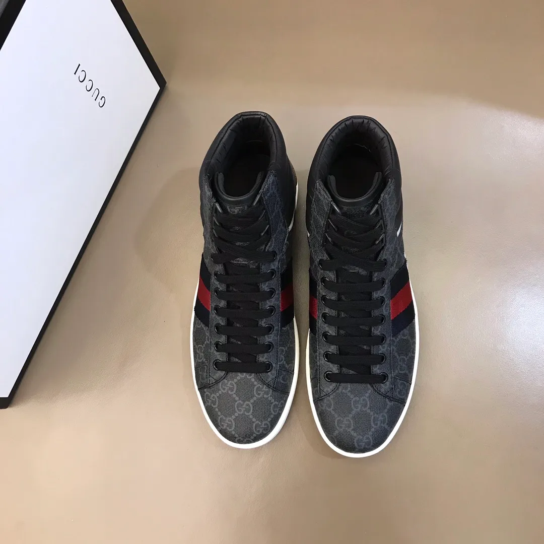 Men's shoes 💰p420 "GUCC*" Couple's style high-top boots are available on the official website. The same style. Counter quality [strong] [strong] Selected Gucci imported waterproof rubber. Gucci's symbolic original webbing. Trendy and versatile style. "Double G" logo styling midsole. Men's shoes 💰pU brand logo feet. Fine workmanship. Upper material. Men's size 38-44, women's size 35-39.